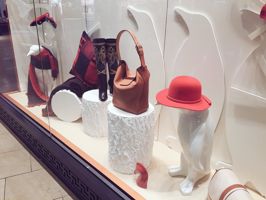 oh my god twitter doesn’t include alt text from images in their API