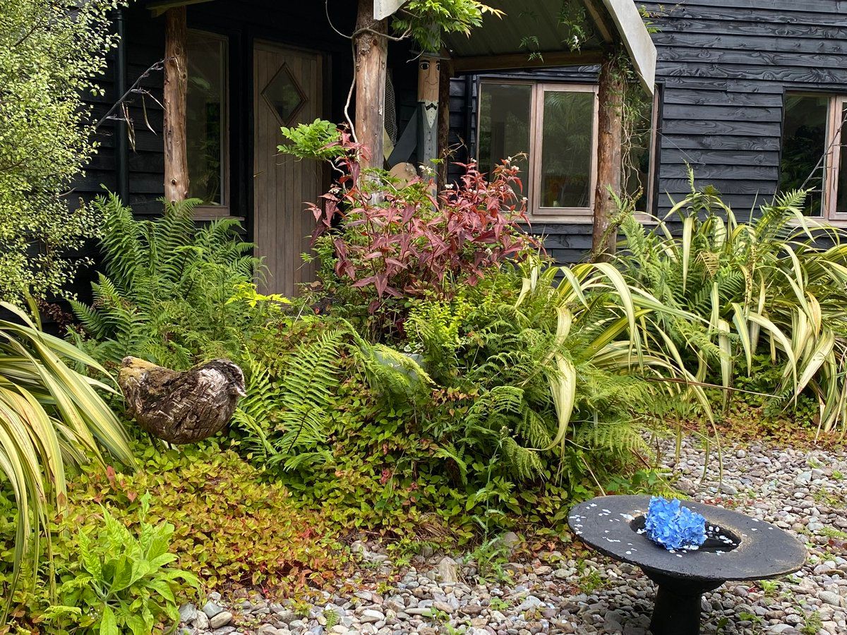 oh my god twitter doesn’t include alt text from images in their API