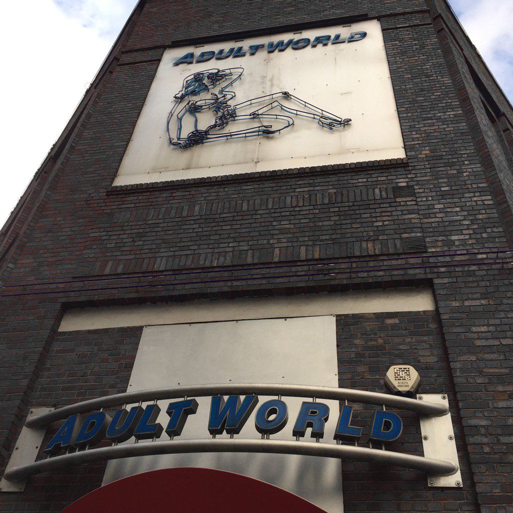 oh my god twitter doesn’t include alt text from images in their API