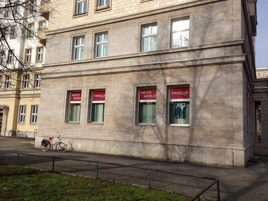 oh my god twitter doesn’t include alt text from images in their API