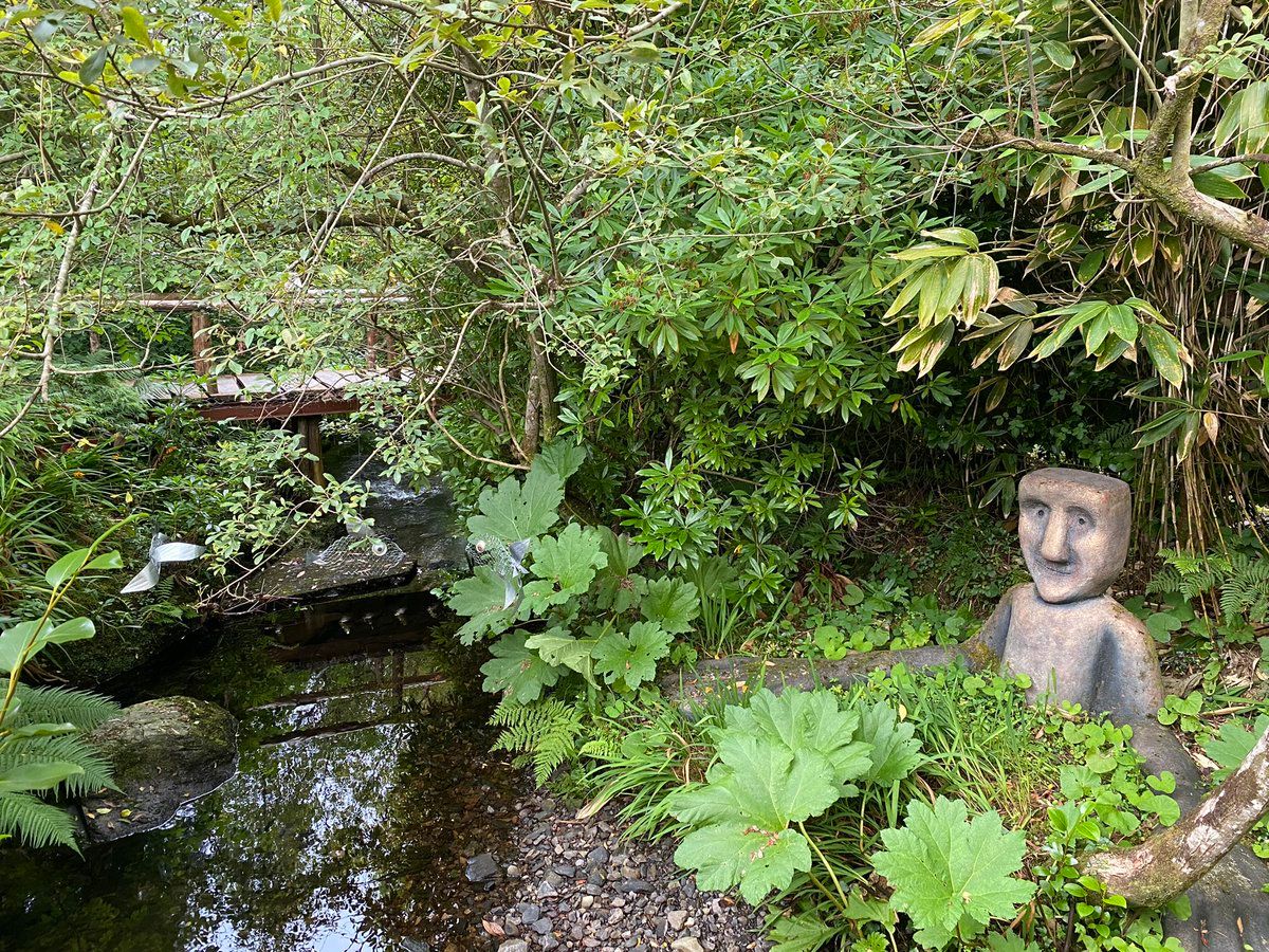 oh my god twitter doesn’t include alt text from images in their API