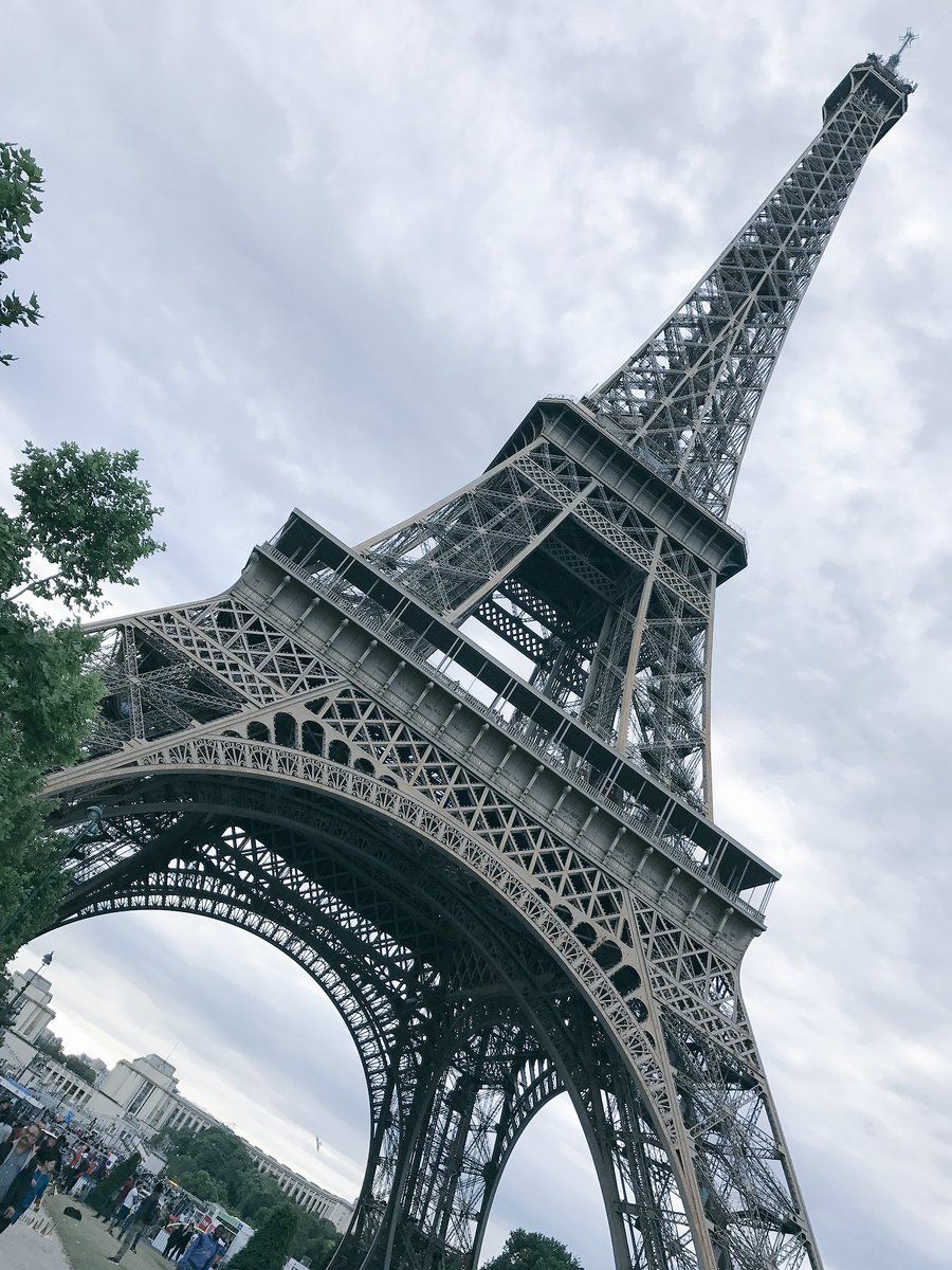 oh my god twitter doesn’t include alt text from images in their API