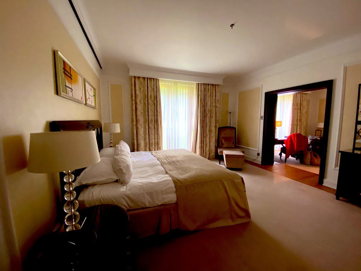 oh my god twitter doesn’t include alt text from images in their API