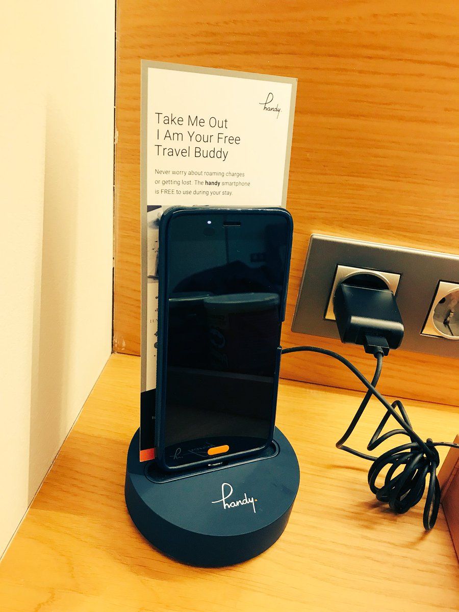 oh my god twitter doesn’t include alt text from images in their API