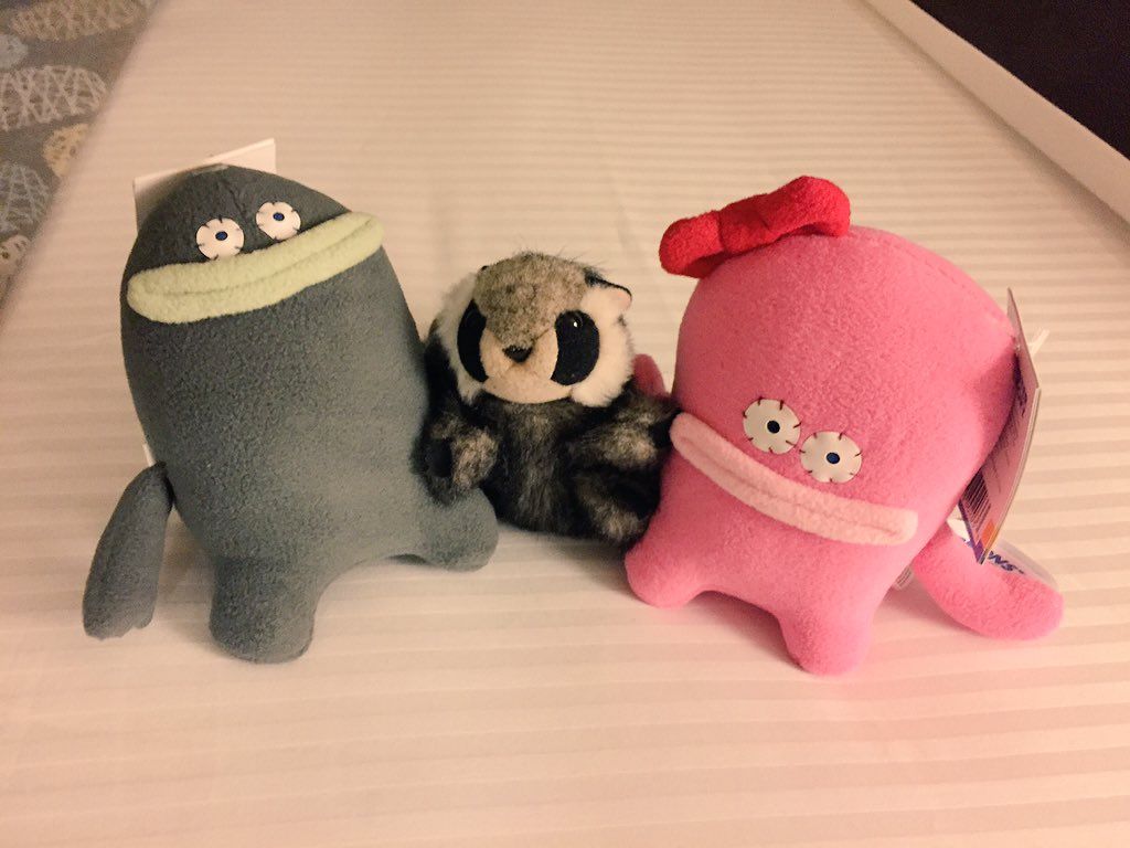 oh my god twitter doesn’t include alt text from images in their API