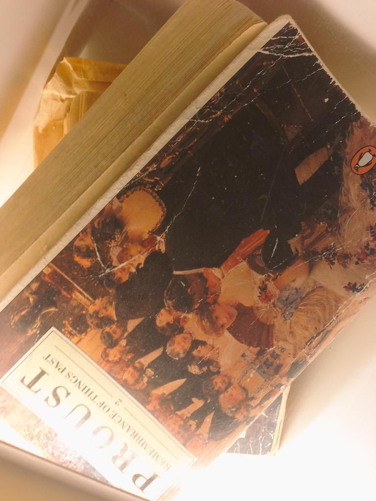 oh my god twitter doesn’t include alt text from images in their API