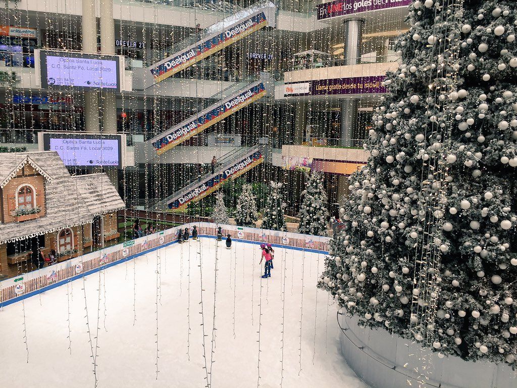 oh my god twitter doesn’t include alt text from images in their API