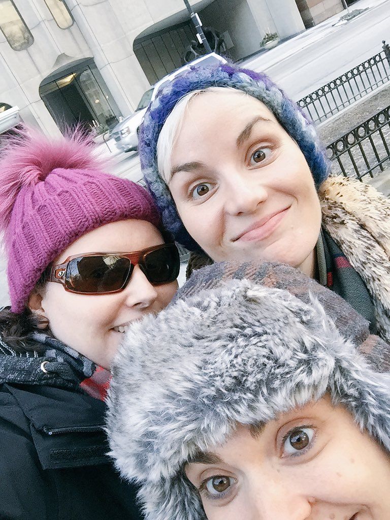 oh my god twitter doesn’t include alt text from images in their API