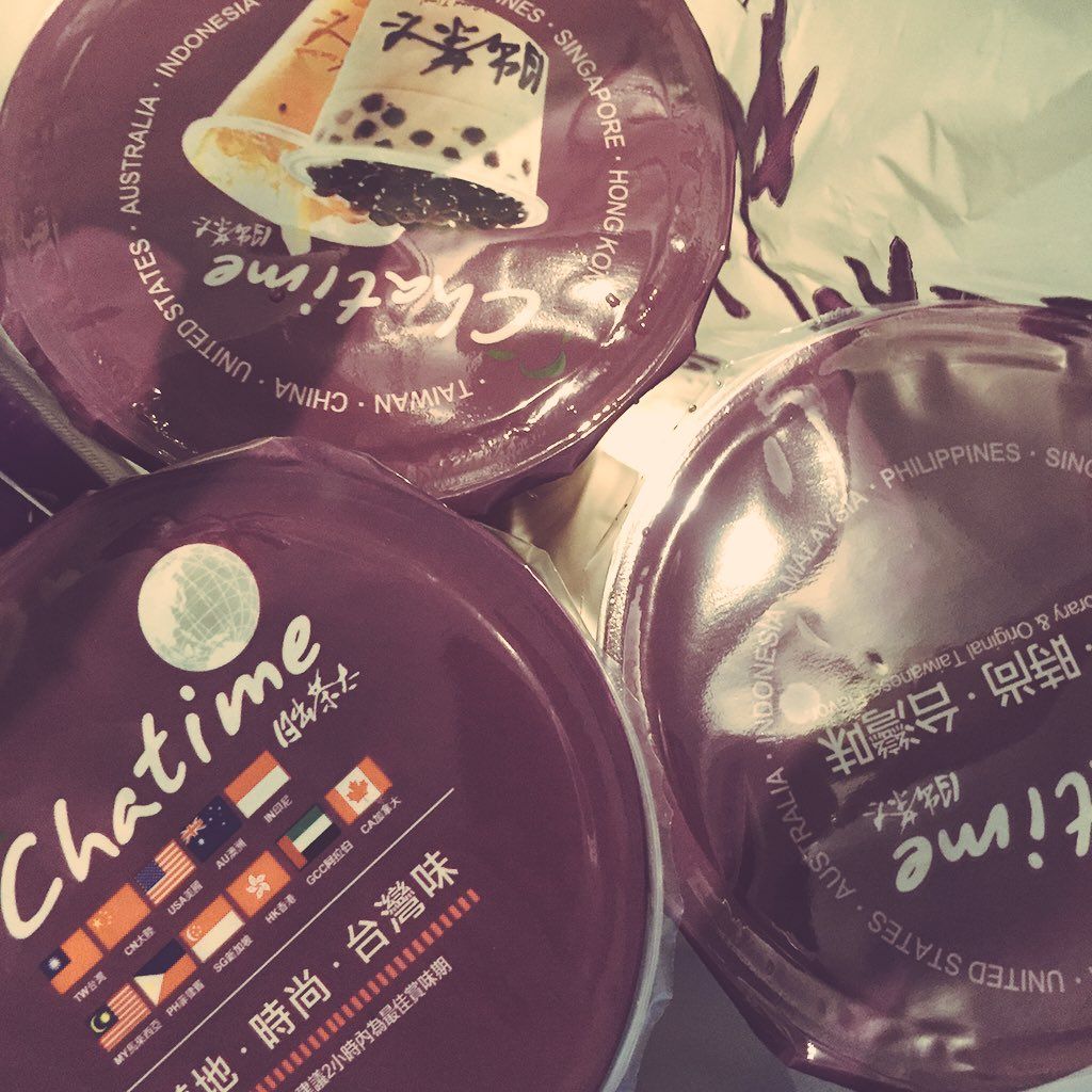 oh my god twitter doesn’t include alt text from images in their API