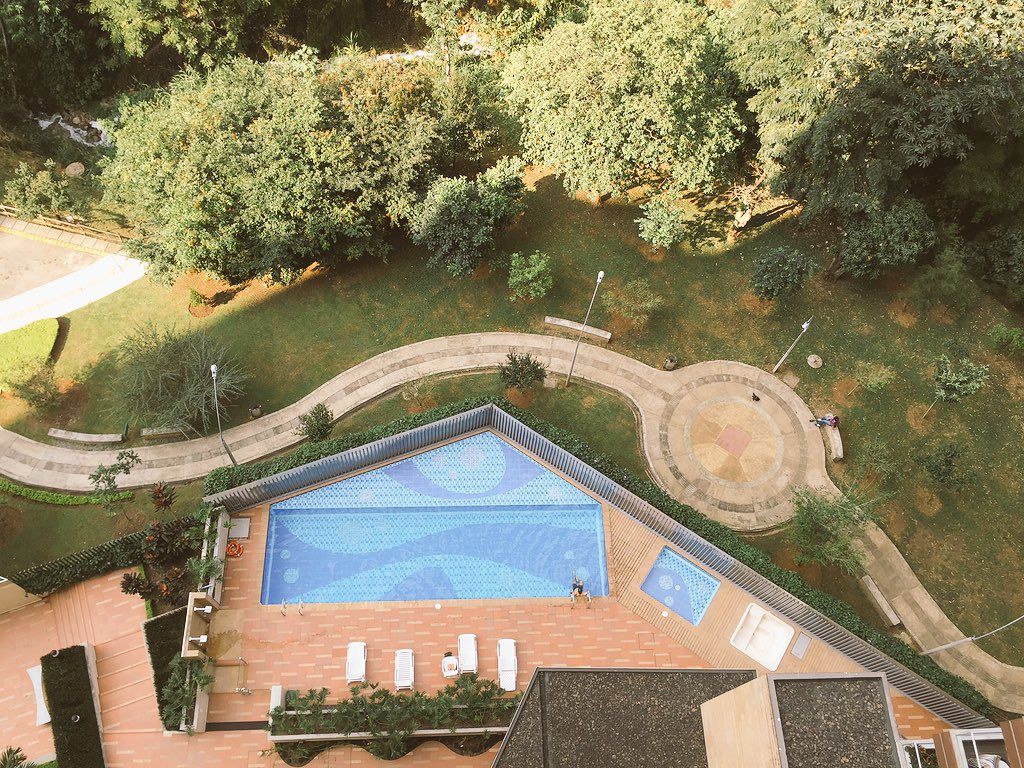 oh my god twitter doesn’t include alt text from images in their API