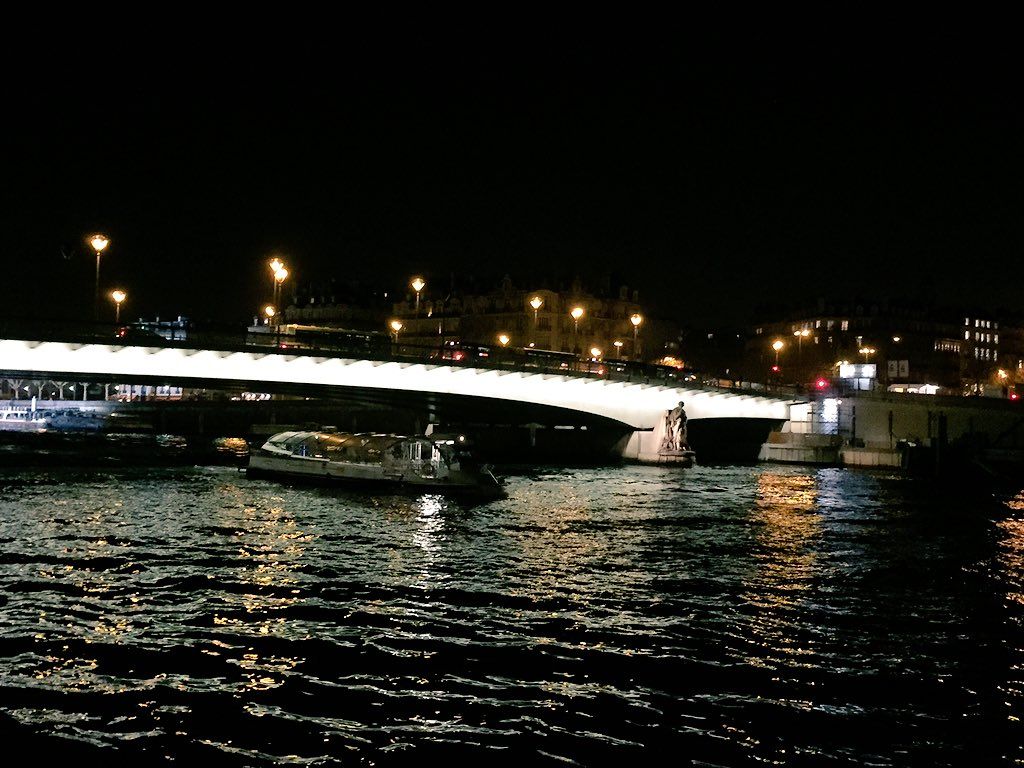 oh my god twitter doesn’t include alt text from images in their API