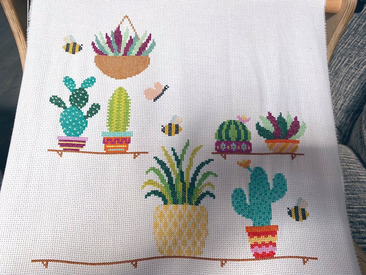 oh my god twitter doesn’t include alt text from images in their API