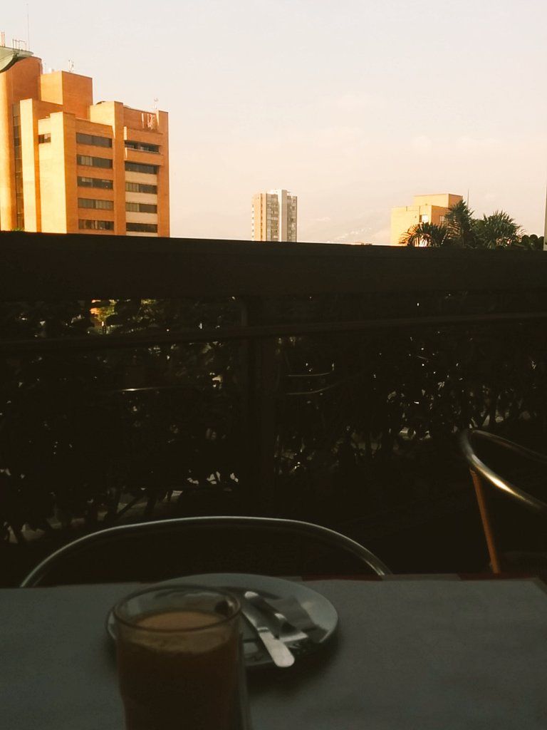 oh my god twitter doesn’t include alt text from images in their API