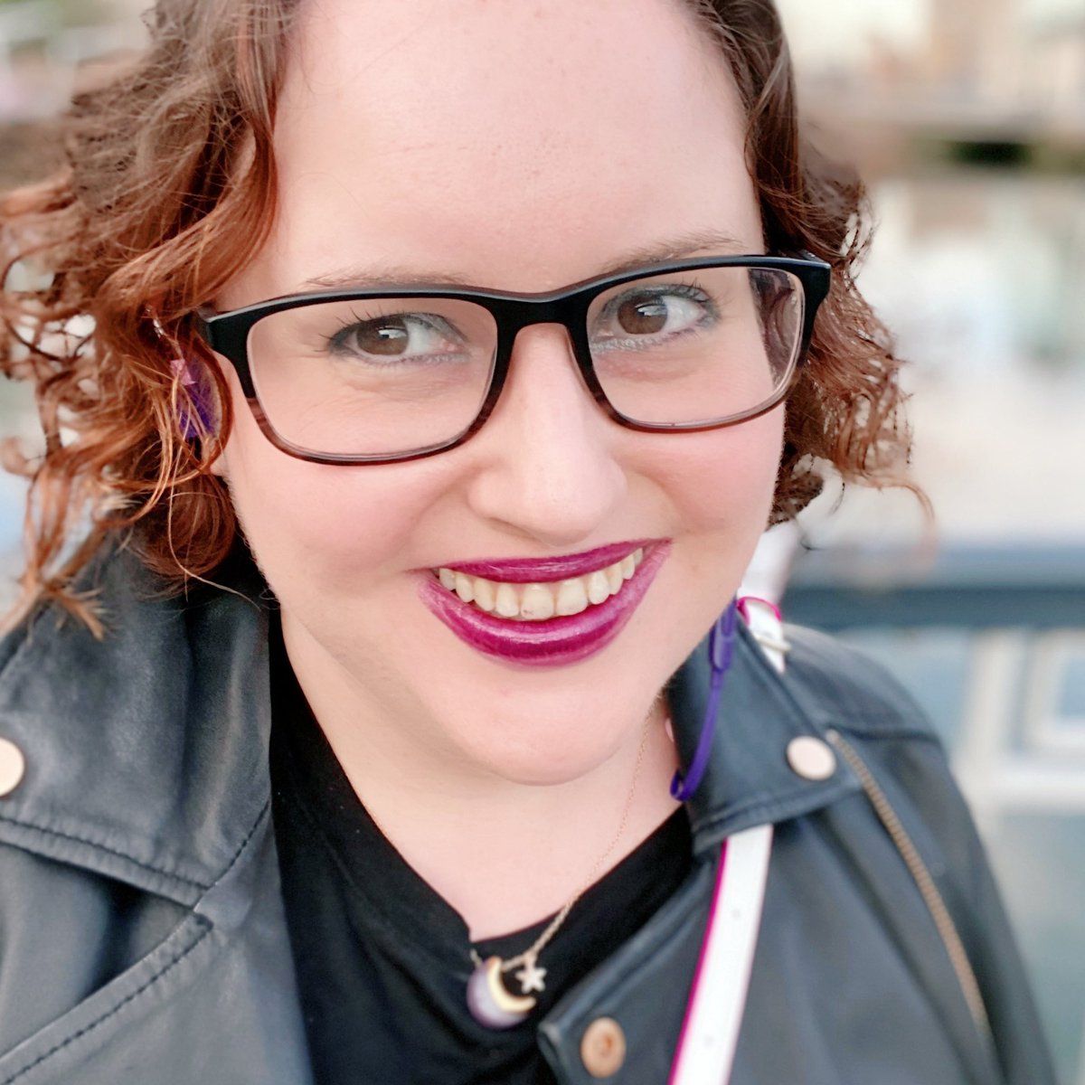 oh my god twitter doesn’t include alt text from images in their API