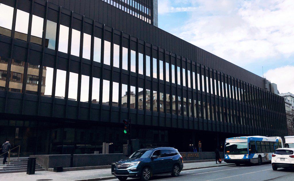 oh my god twitter doesn’t include alt text from images in their API