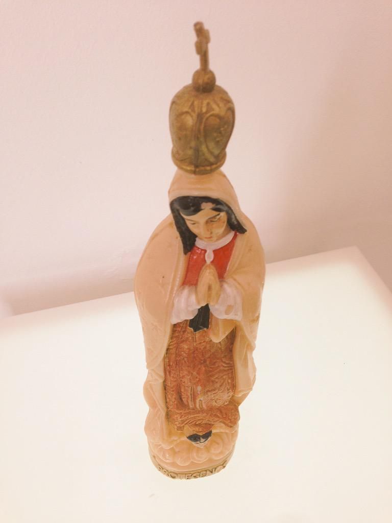 oh my god twitter doesn’t include alt text from images in their API