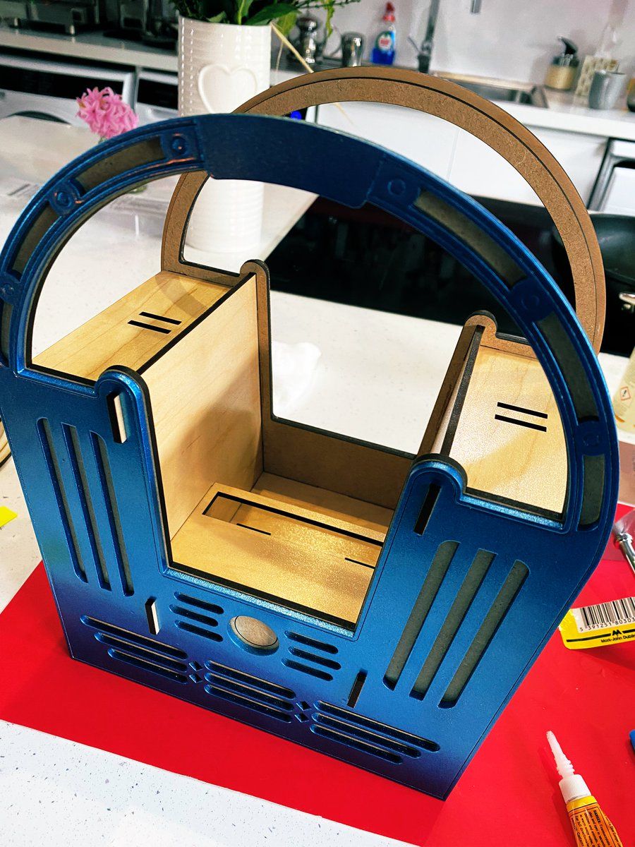 oh my god twitter doesn’t include alt text from images in their API