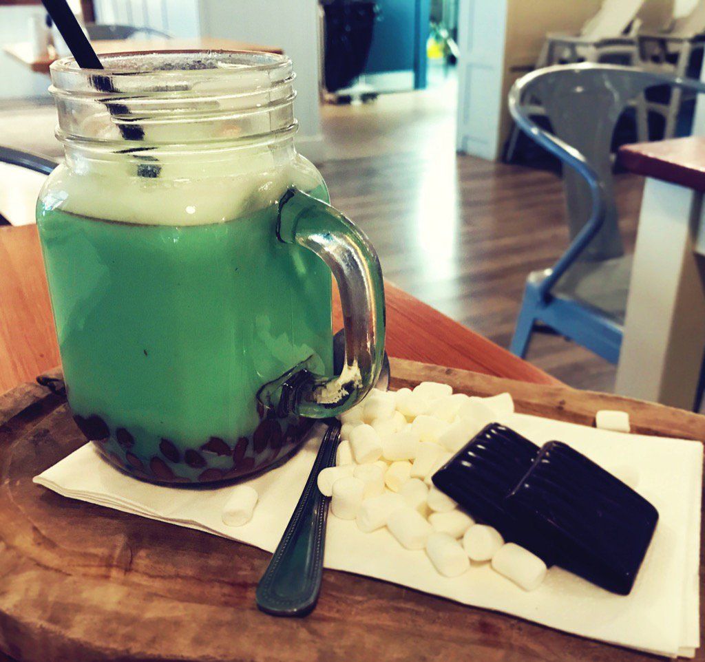 oh my god twitter doesn’t include alt text from images in their API