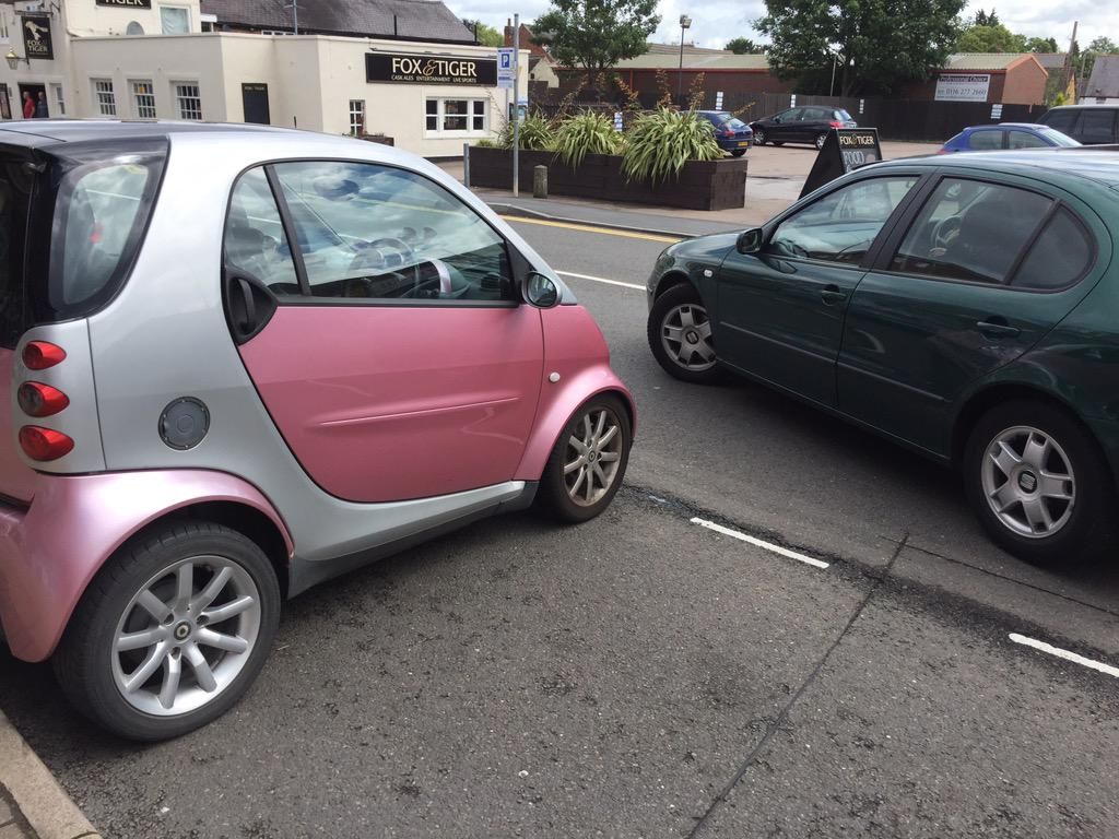 oh my god twitter doesn’t include alt text from images in their API