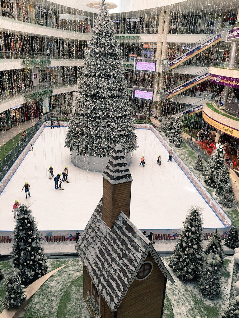 oh my god twitter doesn’t include alt text from images in their API