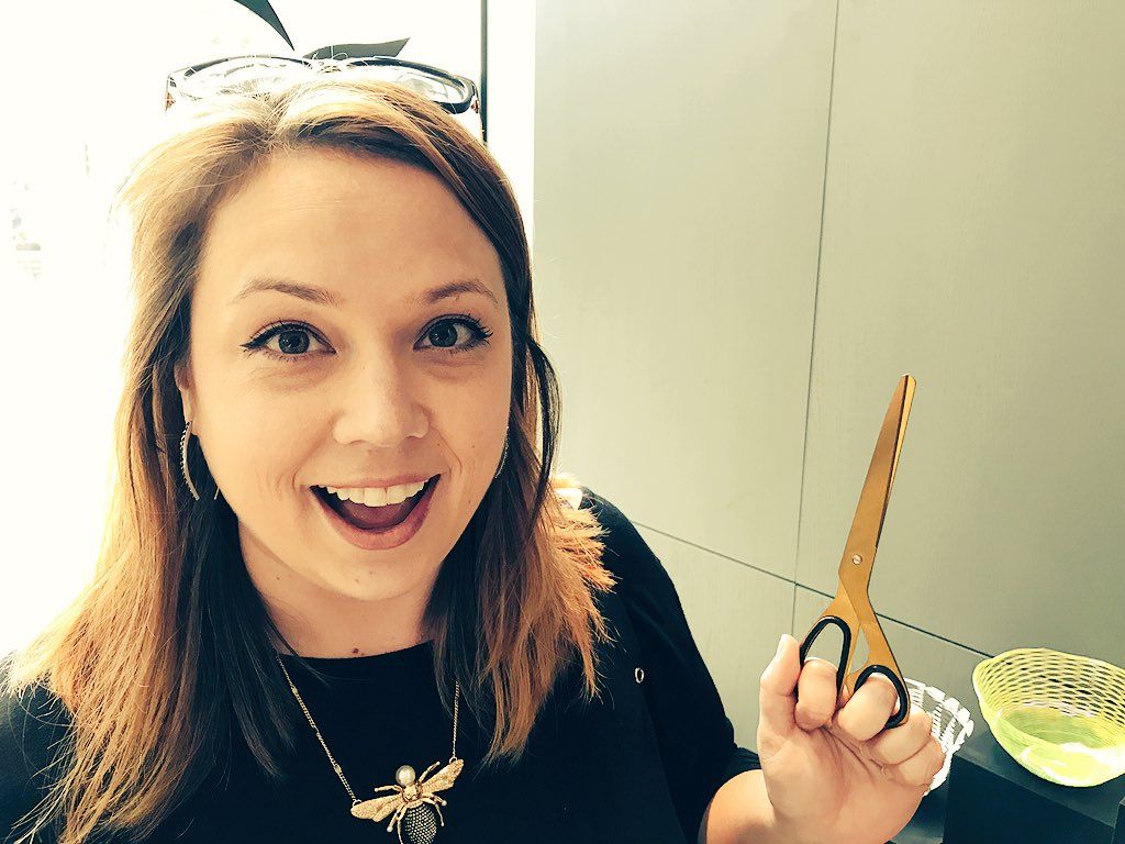 oh my god twitter doesn’t include alt text from images in their API