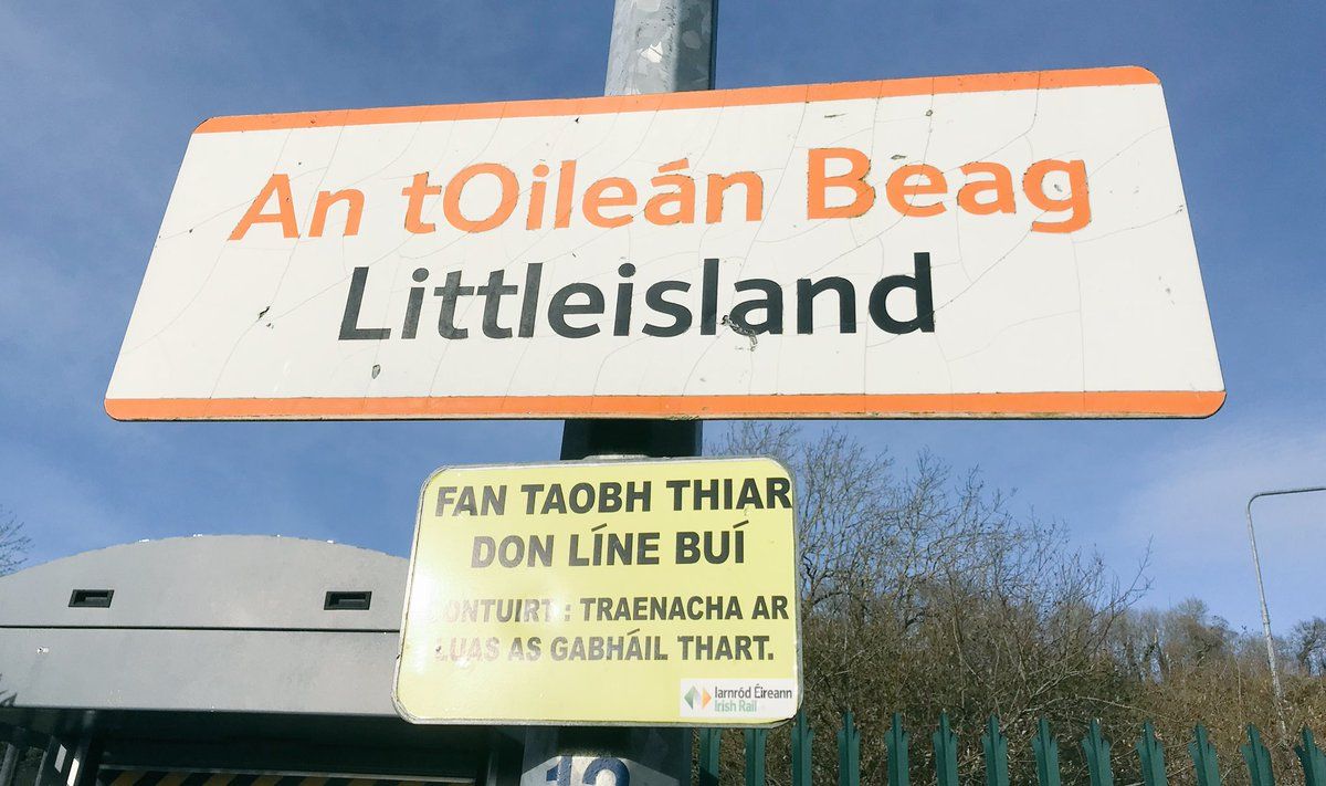 oh my god twitter doesn’t include alt text from images in their API