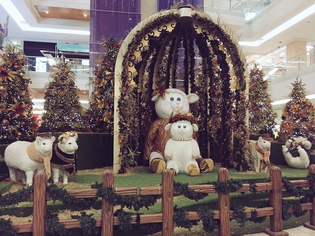 oh my god twitter doesn’t include alt text from images in their API