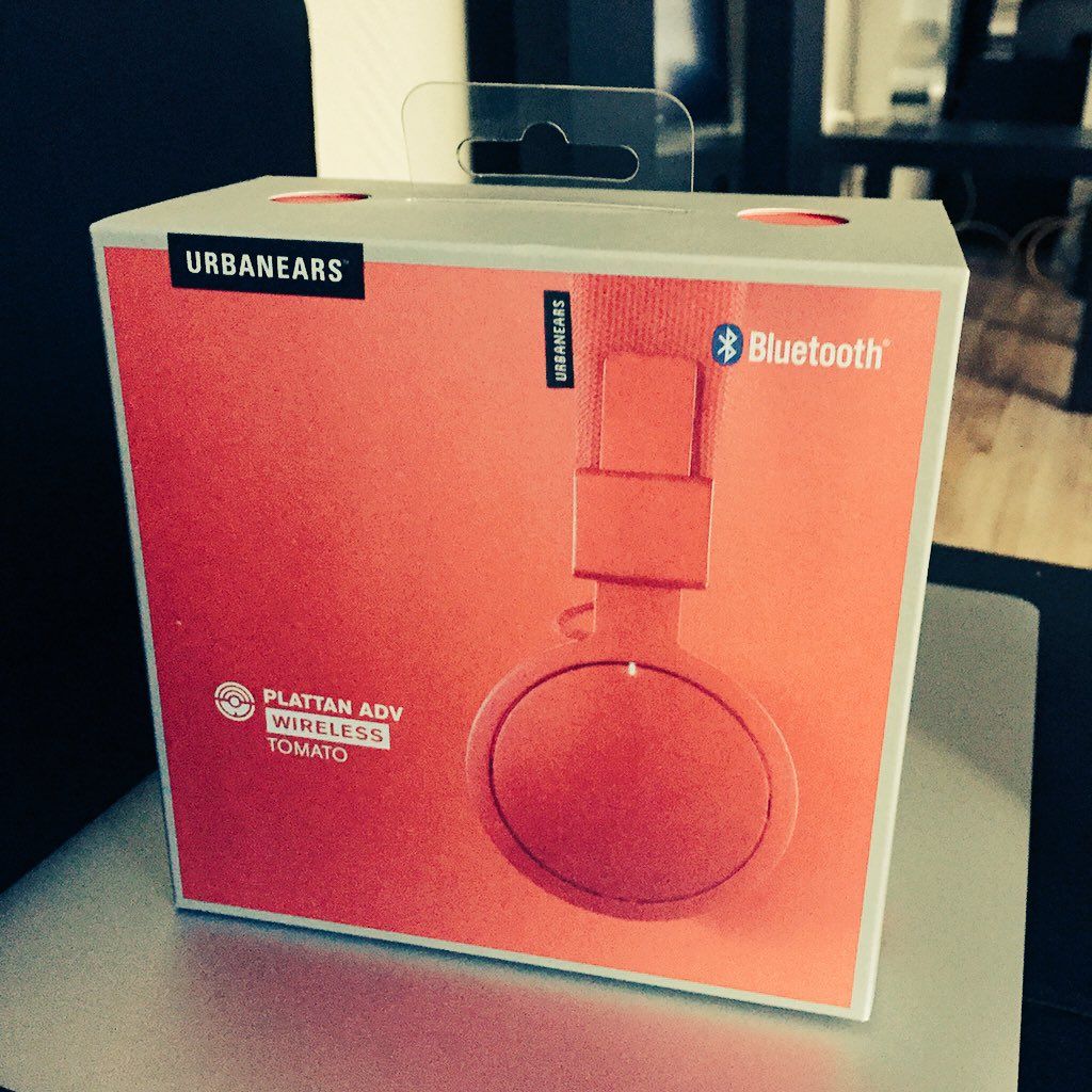 oh my god twitter doesn’t include alt text from images in their API