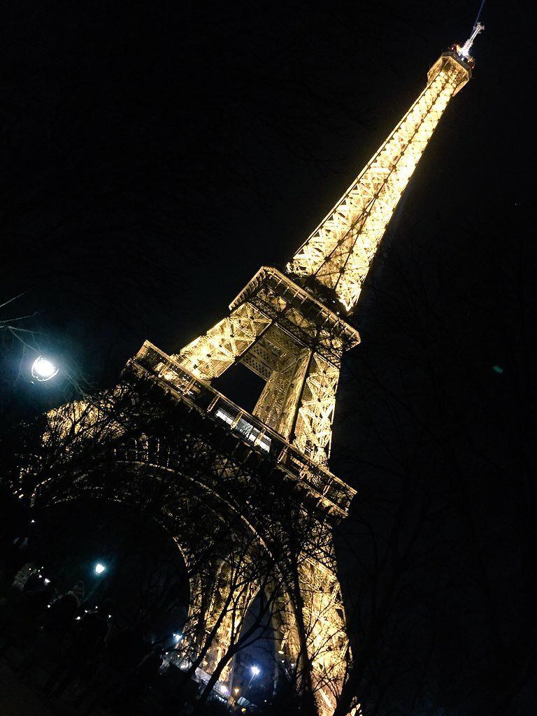 oh my god twitter doesn’t include alt text from images in their API