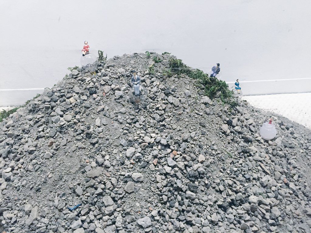 oh my god twitter doesn’t include alt text from images in their API