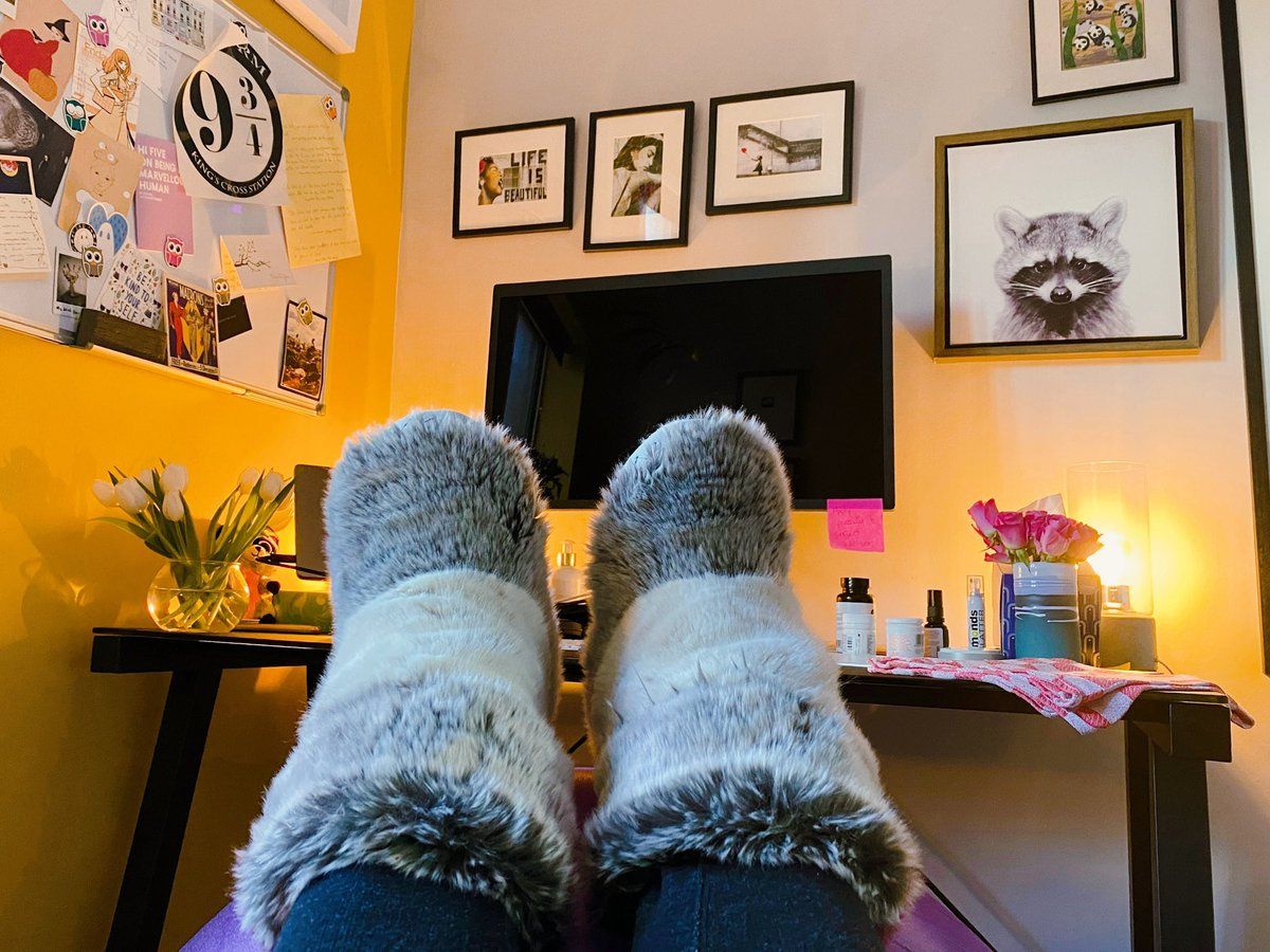 oh my god twitter doesn’t include alt text from images in their API