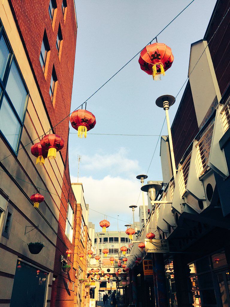 oh my god twitter doesn’t include alt text from images in their API