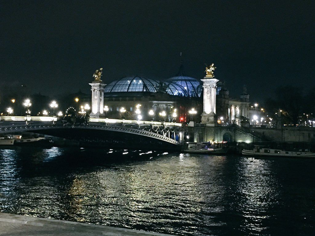 oh my god twitter doesn’t include alt text from images in their API