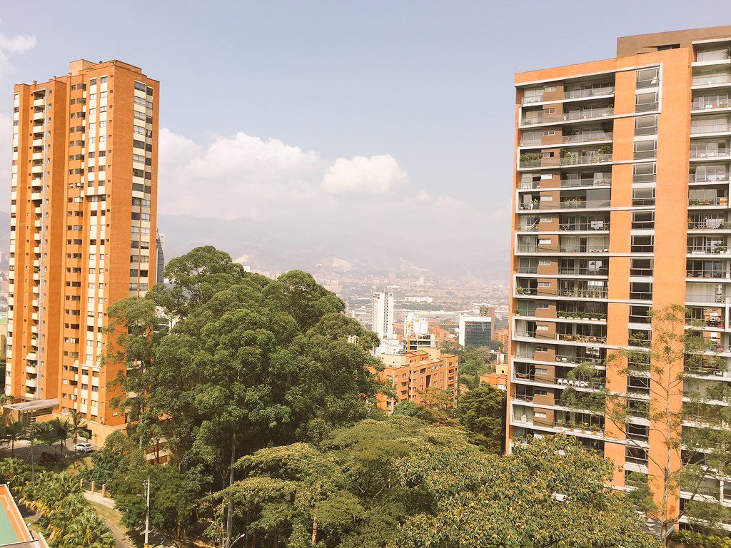 oh my god twitter doesn’t include alt text from images in their API