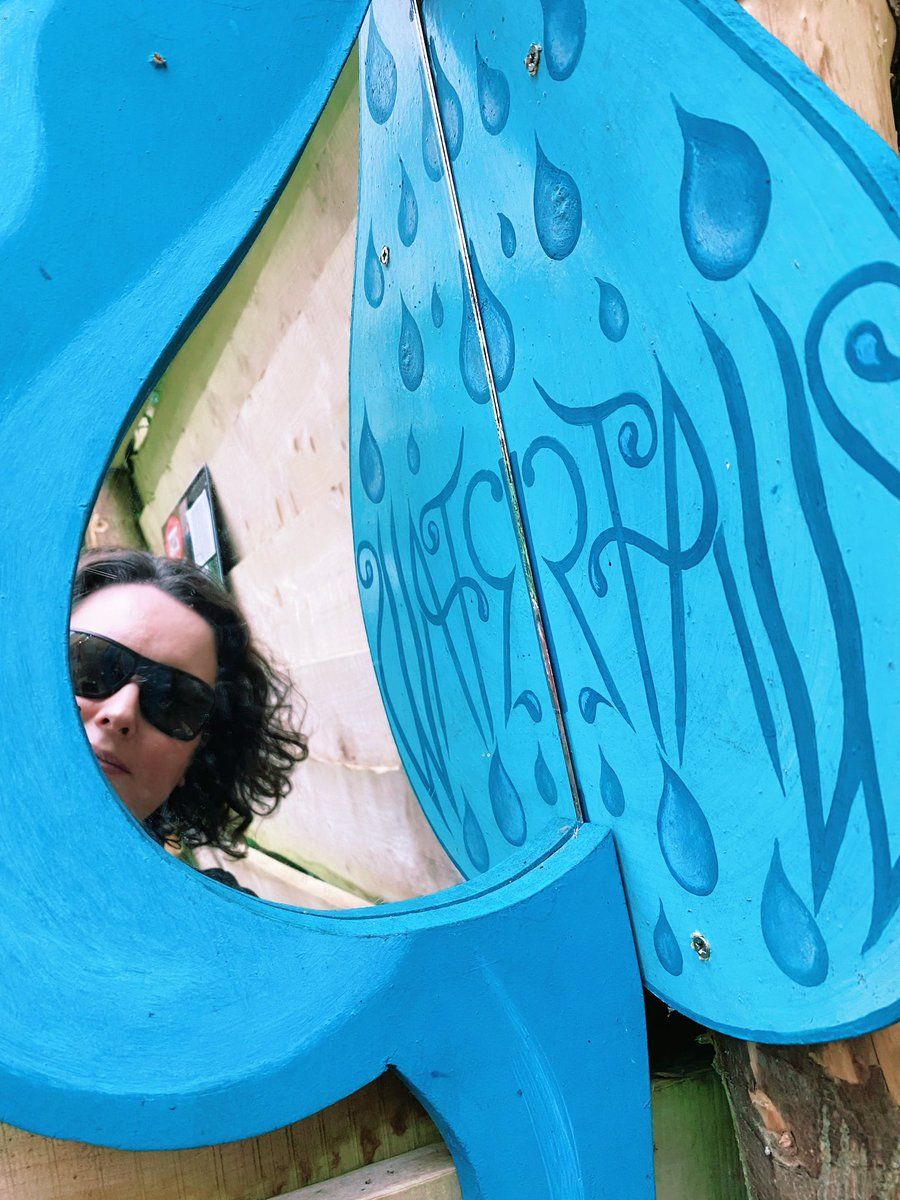 oh my god twitter doesn’t include alt text from images in their API