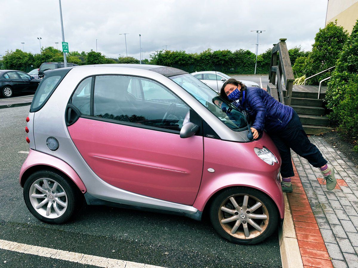 oh my god twitter doesn’t include alt text from images in their API