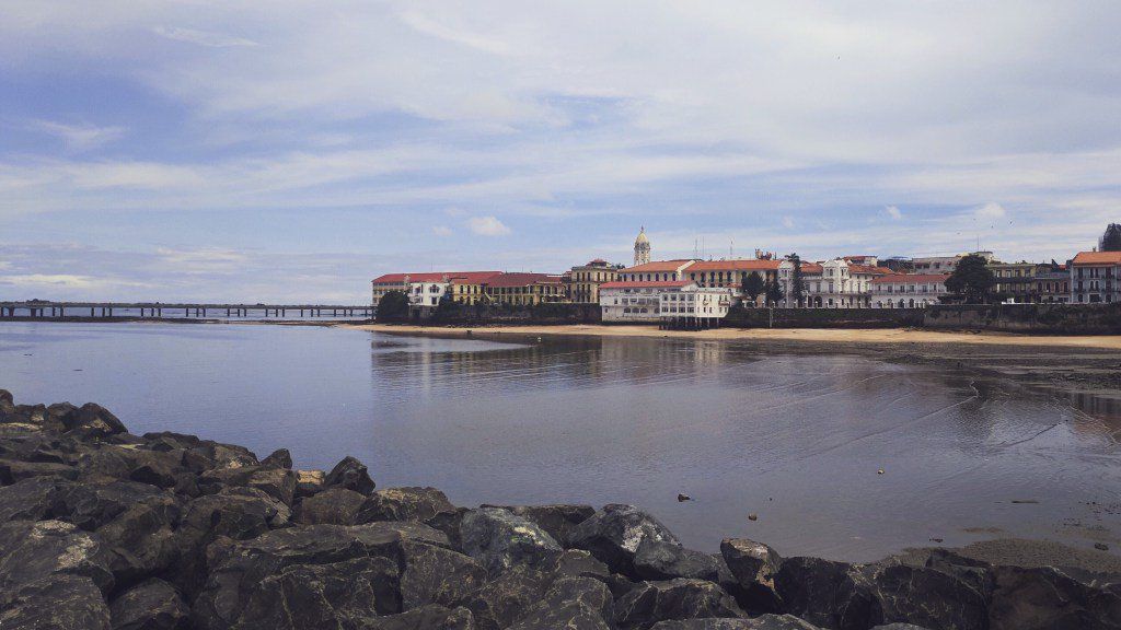 oh my god twitter doesn’t include alt text from images in their API