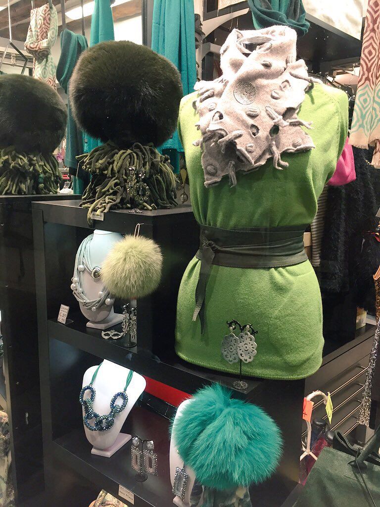 oh my god twitter doesn’t include alt text from images in their API