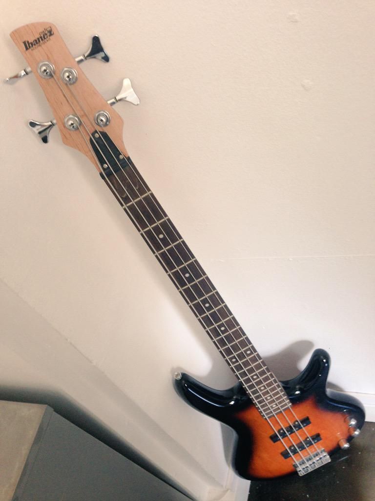 oh my god twitter doesn’t include alt text from images in their API