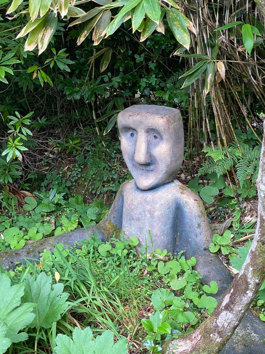 oh my god twitter doesn’t include alt text from images in their API