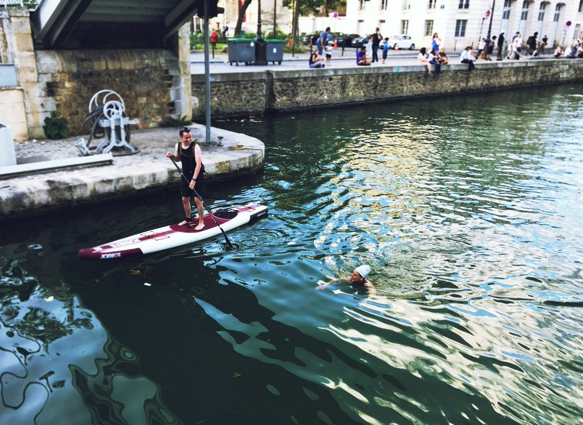 oh my god twitter doesn’t include alt text from images in their API