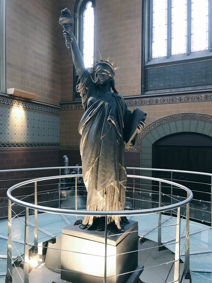 oh my god twitter doesn’t include alt text from images in their API