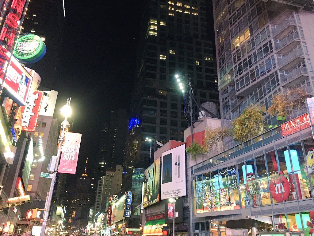 oh my god twitter doesn’t include alt text from images in their API