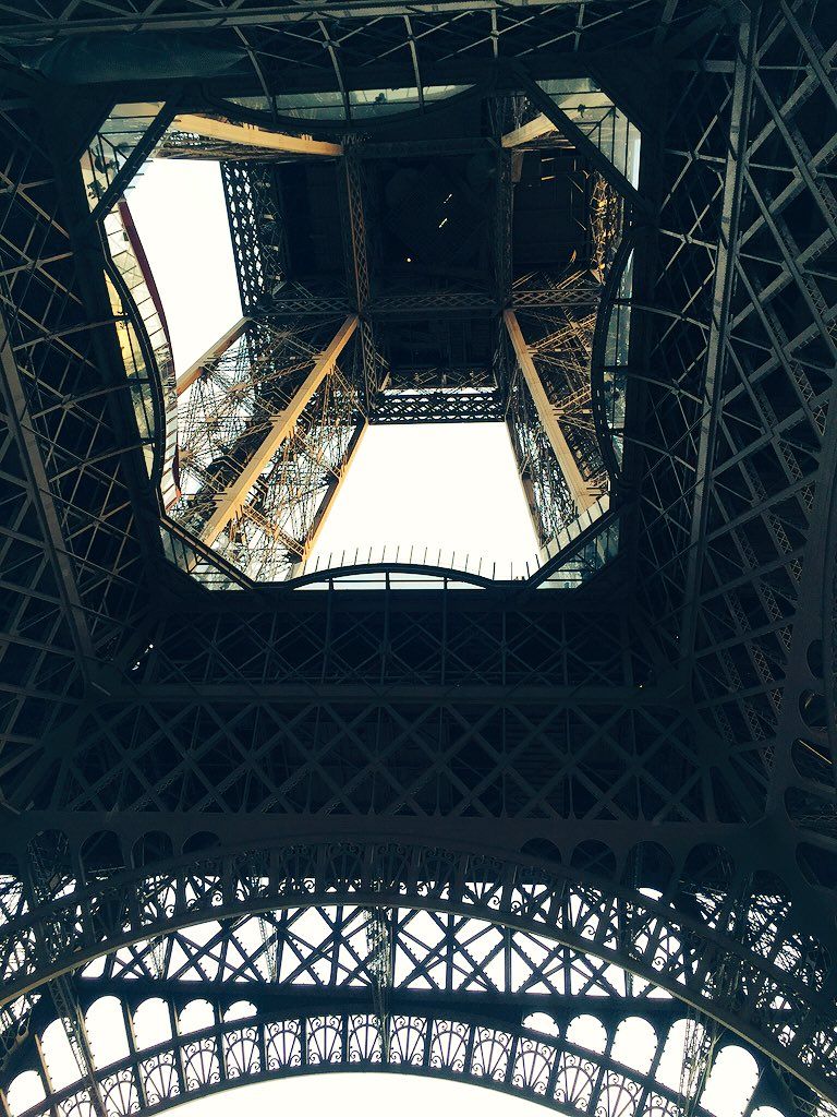 oh my god twitter doesn’t include alt text from images in their API