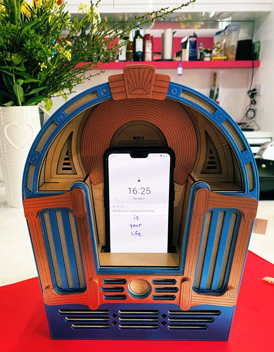 oh my god twitter doesn’t include alt text from images in their API