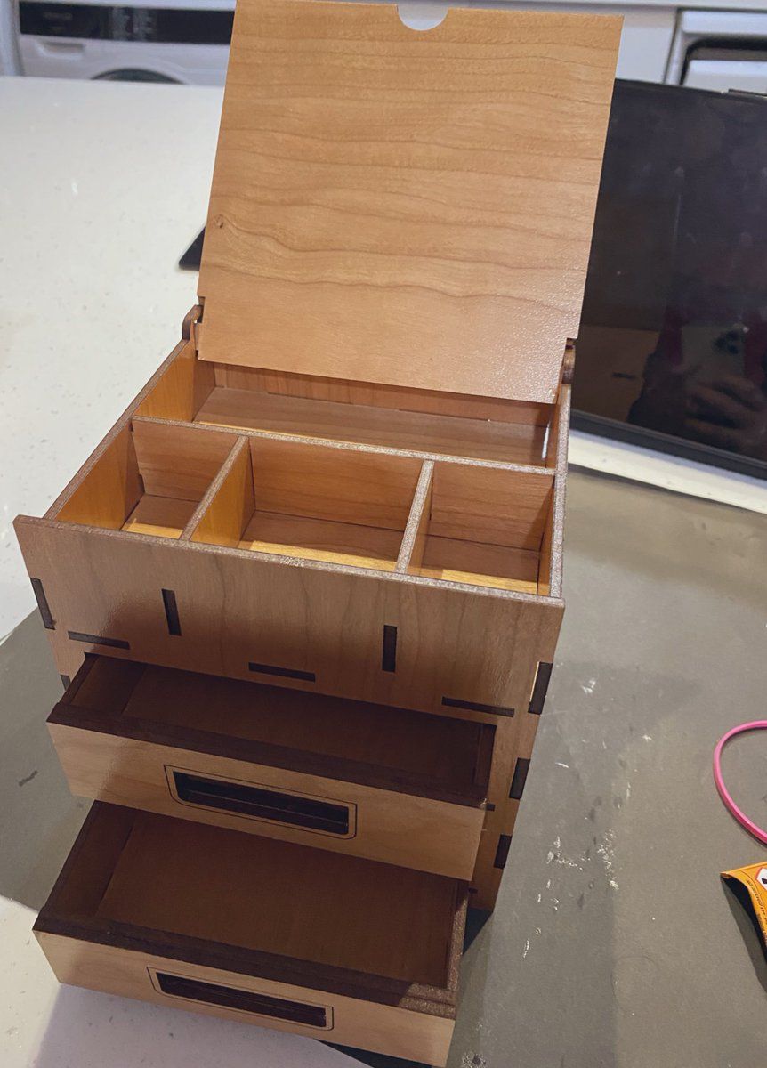 oh my god twitter doesn’t include alt text from images in their API