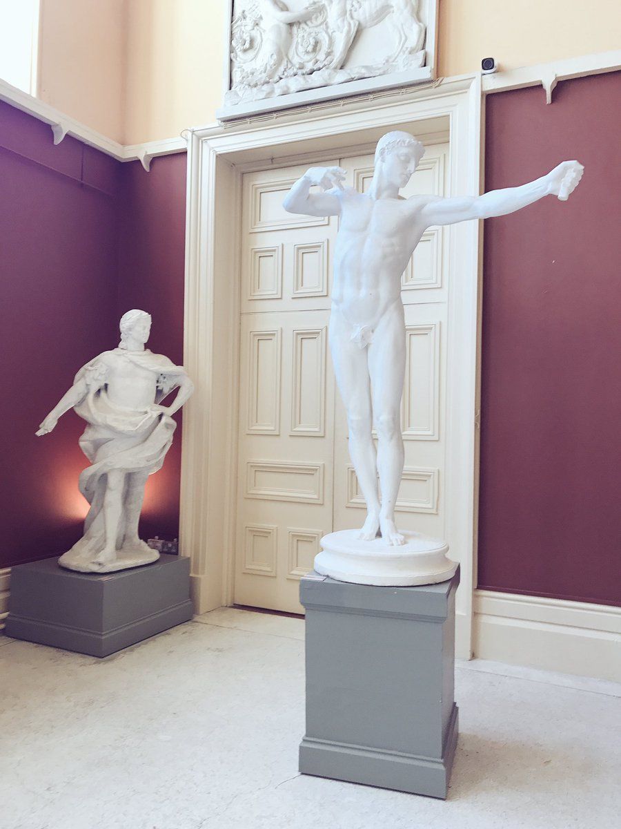 oh my god twitter doesn’t include alt text from images in their API