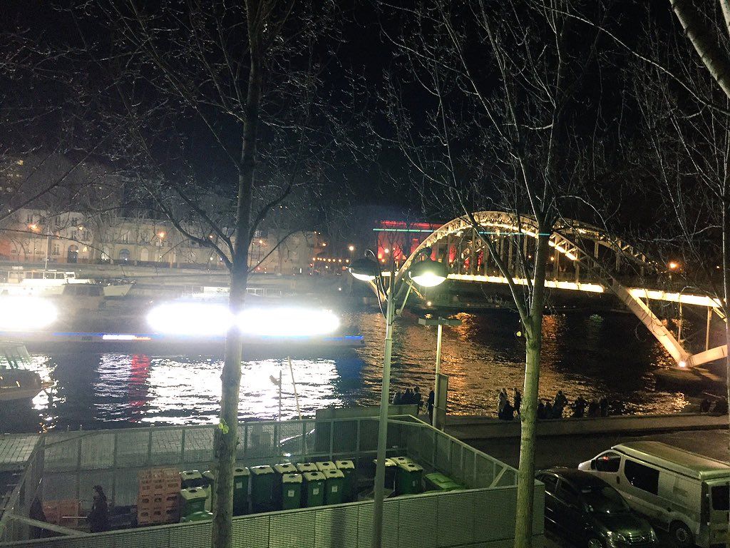 oh my god twitter doesn’t include alt text from images in their API