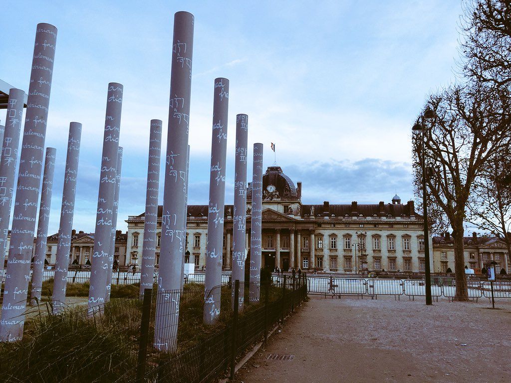 oh my god twitter doesn’t include alt text from images in their API