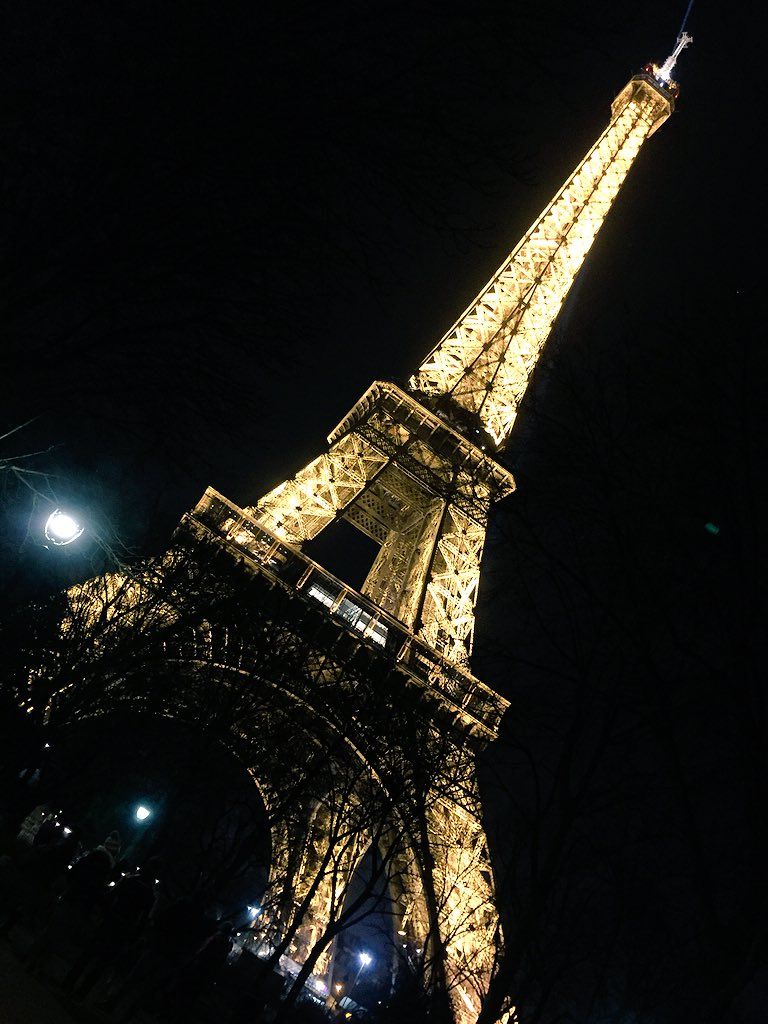 oh my god twitter doesn’t include alt text from images in their API